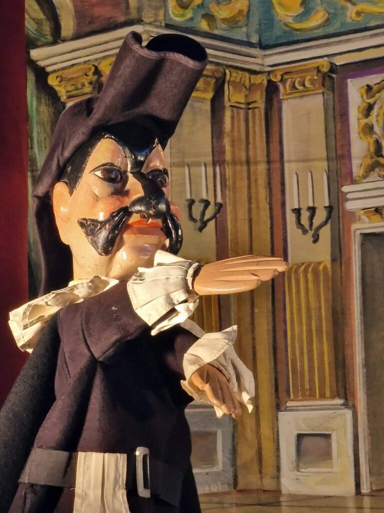 DOTTOR BALANZONE_Burattini_a_Bologna